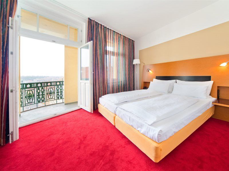 Theatrino Отель 4*